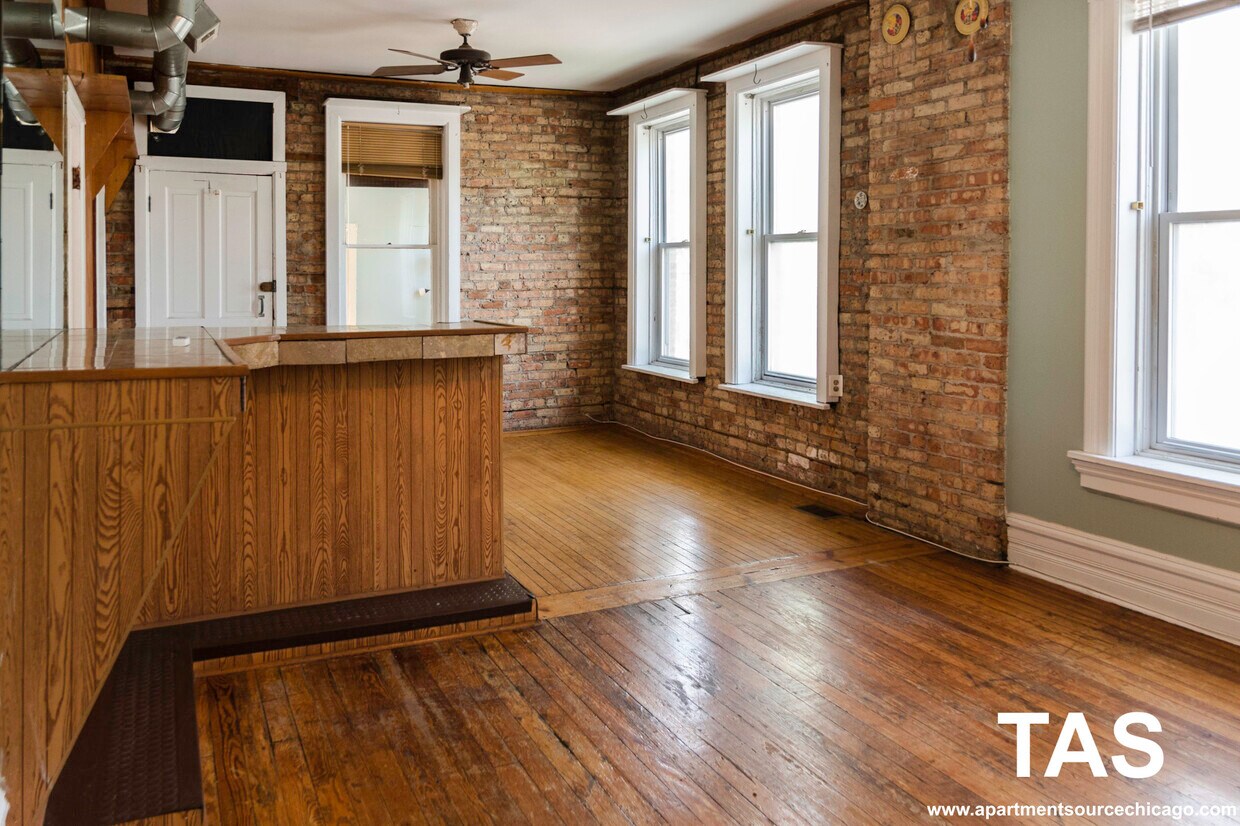 Foto principal - 2057 W Roscoe St