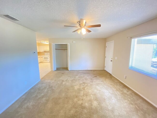 Building Photo - 603 Pheasant Ave