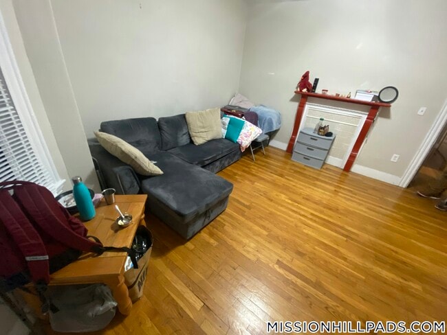 Foto del edificio - 1574 Tremont St