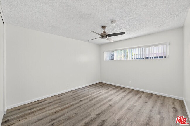 Foto del edificio - 425 W Regent St