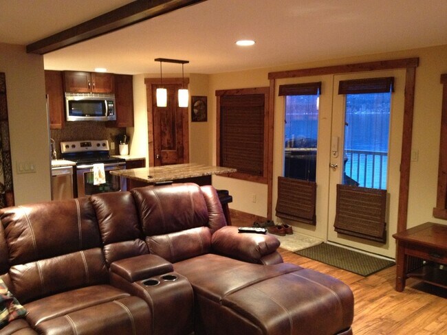 Building Photo - Birch Point Beach House