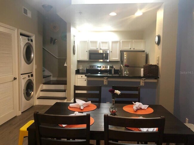 Building Photo - 4012 Santa Maria Dr