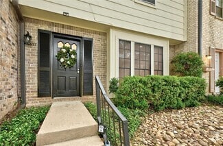 Building Photo - 6637 Valleyside Rd