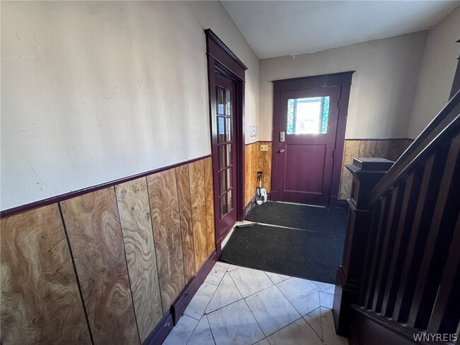 Building Photo - 55 Parkwood Ave