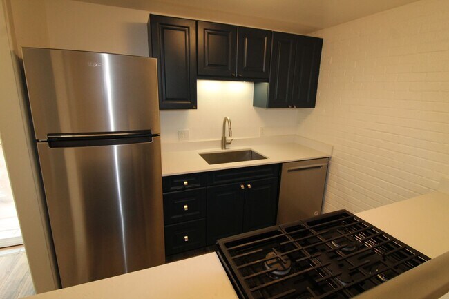 Building Photo - 663 Bishops Lodge Rd
