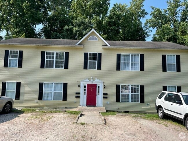 Building Photo - 111 Sunset Dr