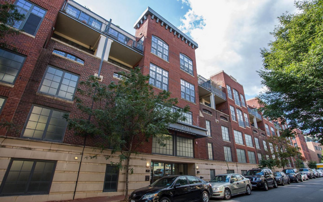 Foto del edificio - Open and Airy Two Bedroom In Adams Morgan ...