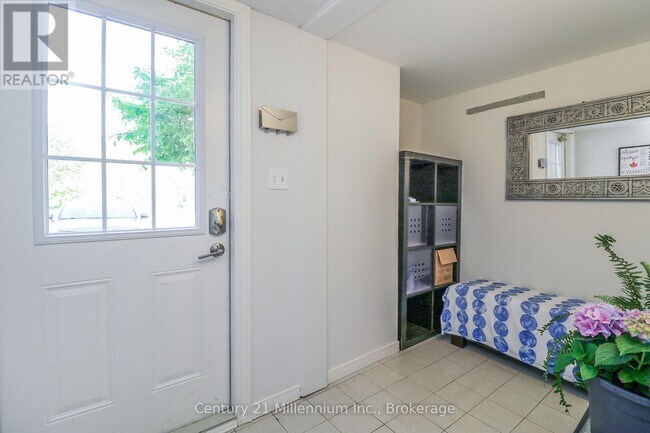 Building Photo - 107-107 Wintergreen Pl