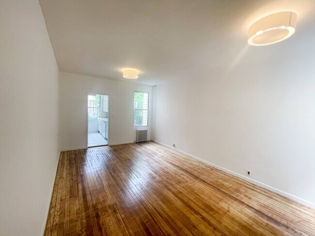 Foto del edificio - 72-45 60th Ln