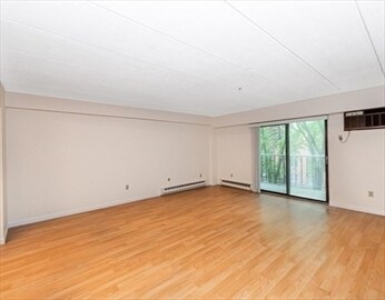 Building Photo - 135 Pleasant St