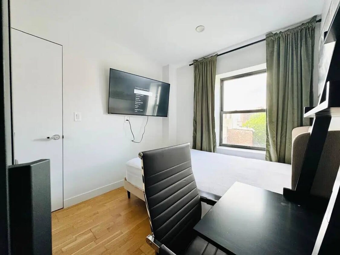 Primary Photo - Furnished room/NOT APARTMENT