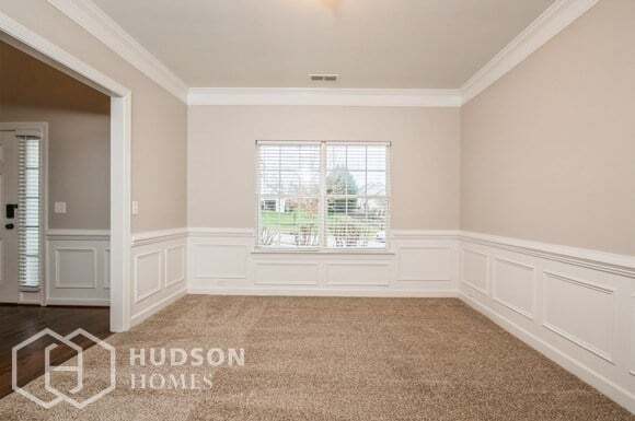 Foto del edificio - NOW AVAILABLE! - 114 Carolinian Dr, States...