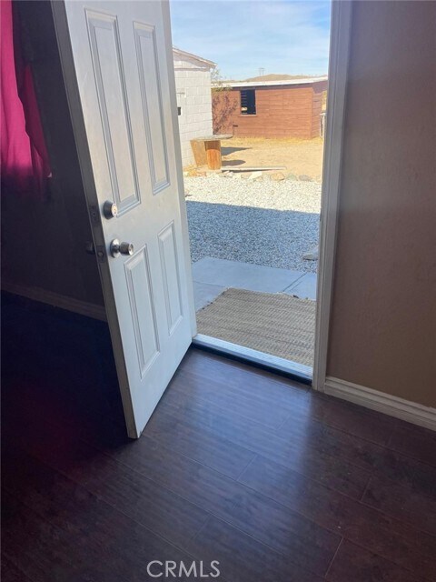 Foto del edificio - 21226 Stoddard Wells Rd