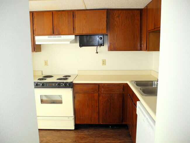 Building Photo - Meadow Ridge II