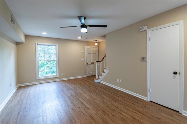 Foto del edificio - 3087 Colonial Way