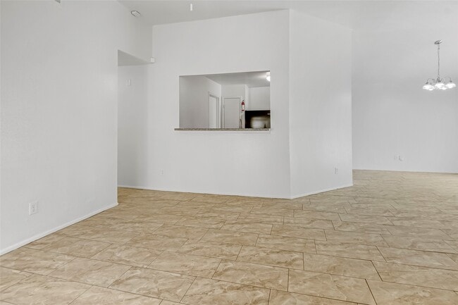 Building Photo - 5211 Lynngate Dr
