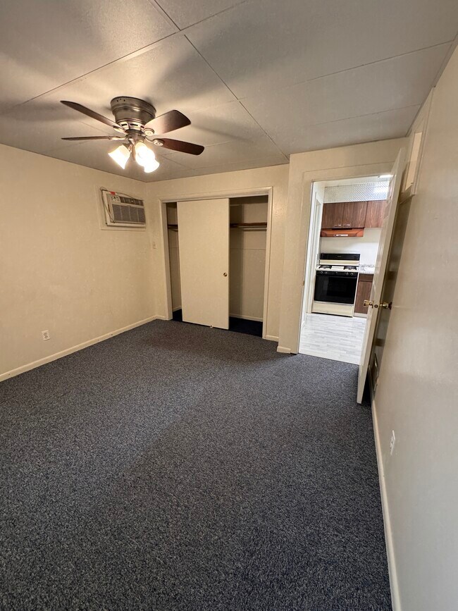 Building Photo - 420 Telegraph St