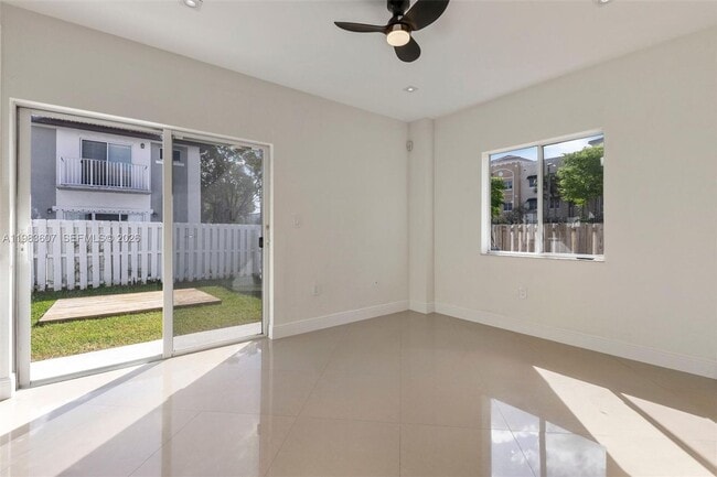 Foto del edificio - 2897 SW 129th Way