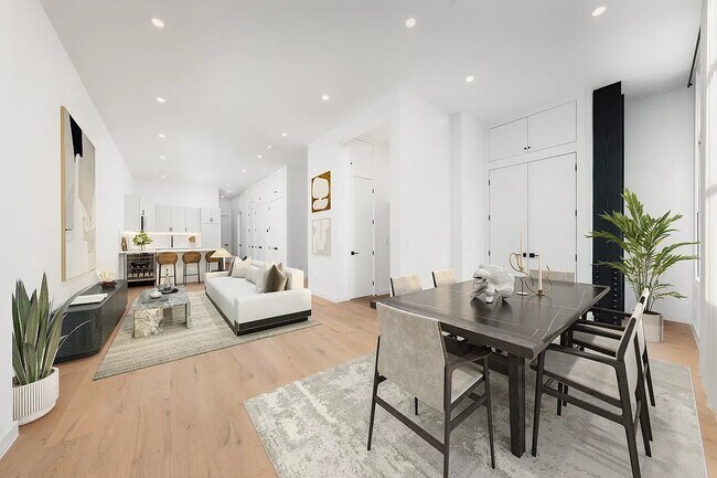 Building Photo - 111 Reade St