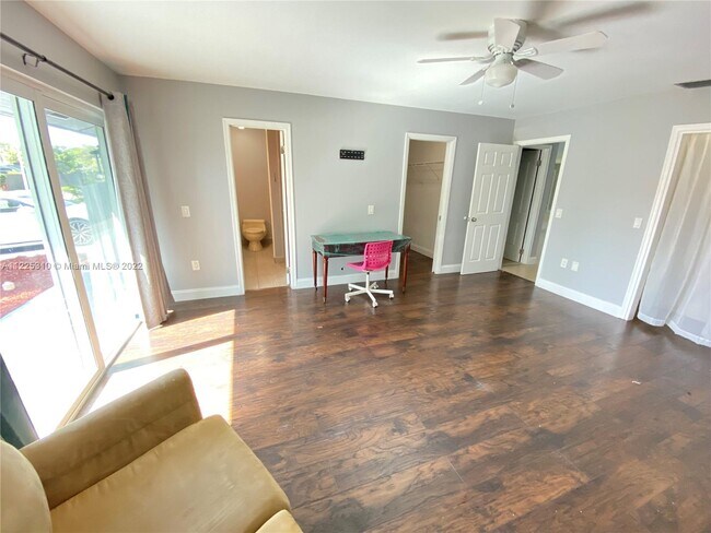 Building Photo - 520 SW 167th Terrace