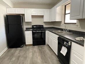 Building Photo - 2526 Sweetridge Ct
