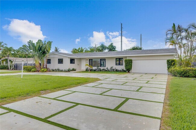 Building Photo - 8000 SW 139th Ter