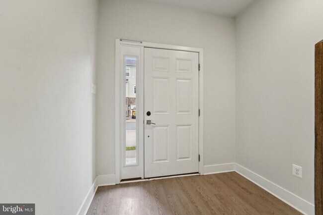 Foto del edificio - 7728 Lexington Ct