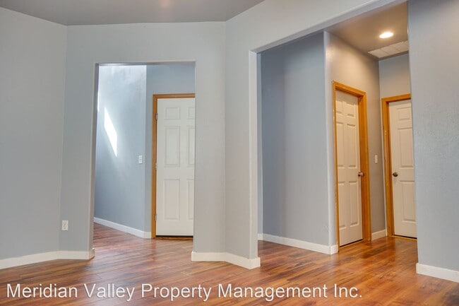 Building Photo - 5 br, 2.5 bath House - 23306 117th Pl SE