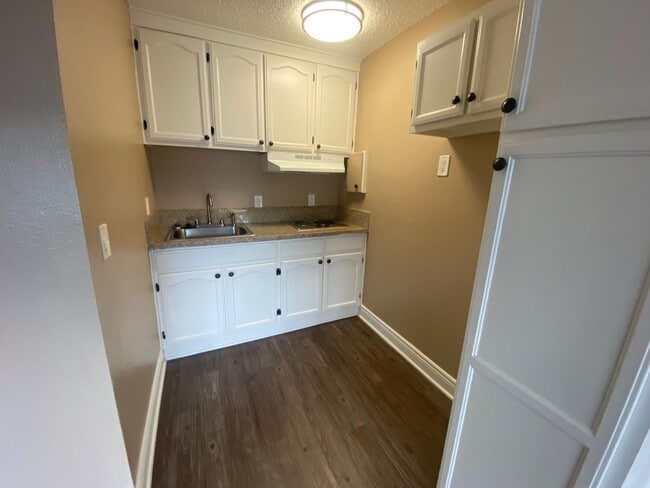Building Photo - 7466 Rosemead Apts