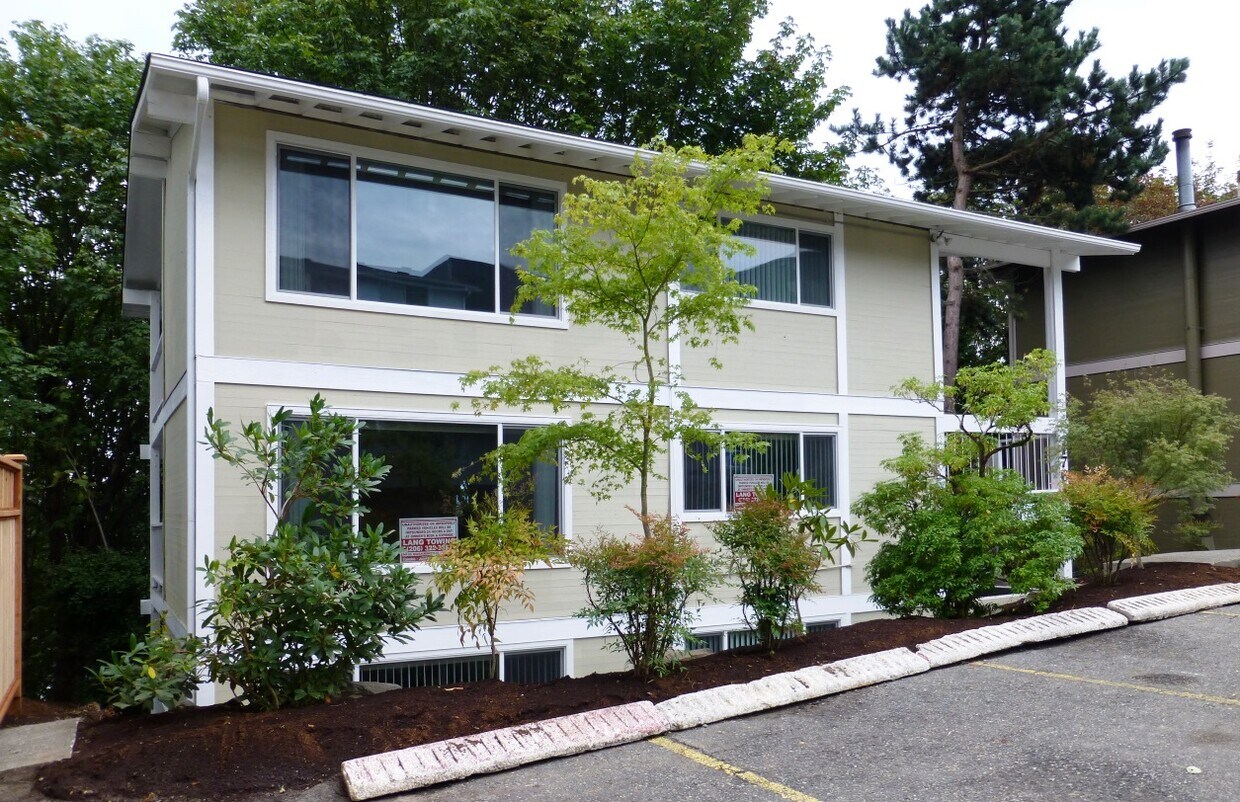 Foto principal - 1761 Sturgus Ave S