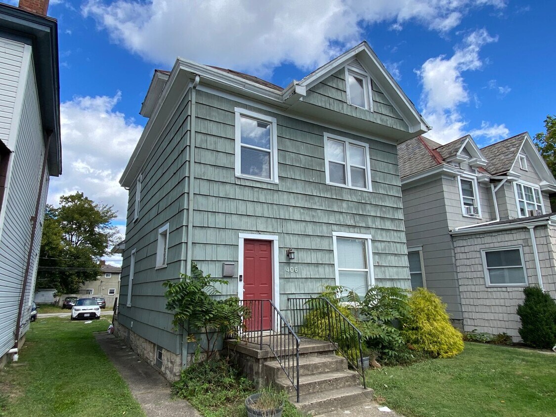Primary Photo - Central Campus OSU Single Family House!