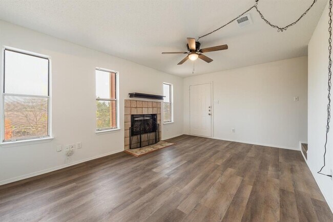 Foto del edificio - 6910 Rifle Bend