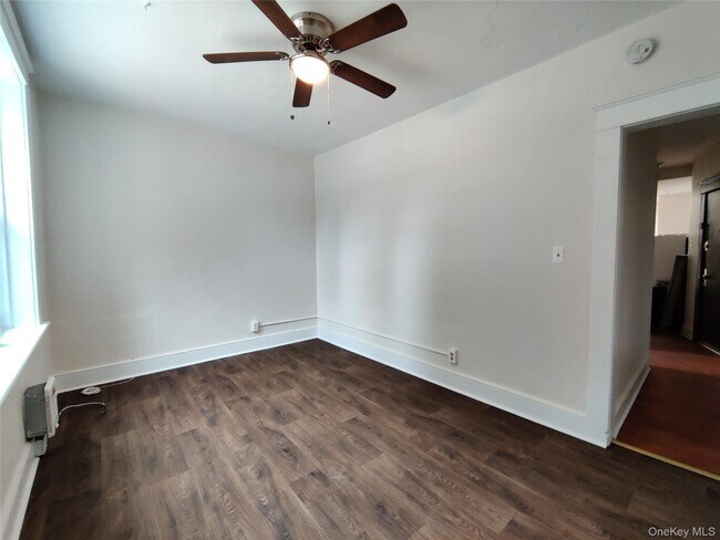 Foto del edificio - 98 Montgomery St