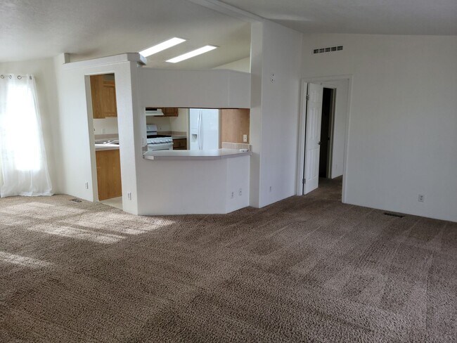 Foto del edificio - 2560 Wheaton Dr. -Bear Creek Area - Ranch ...