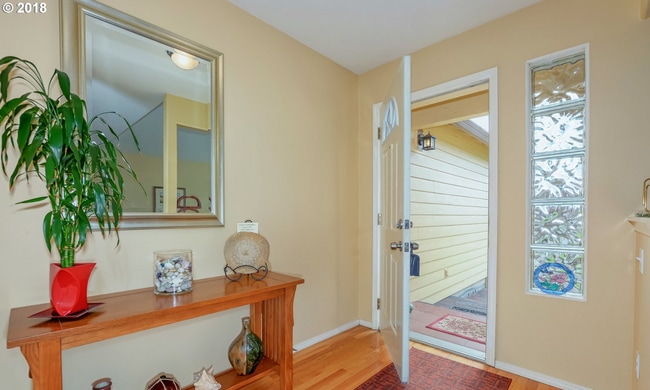 Building Photo - Immaculate 3 BD/2BA Ranch in Desirable Cam...