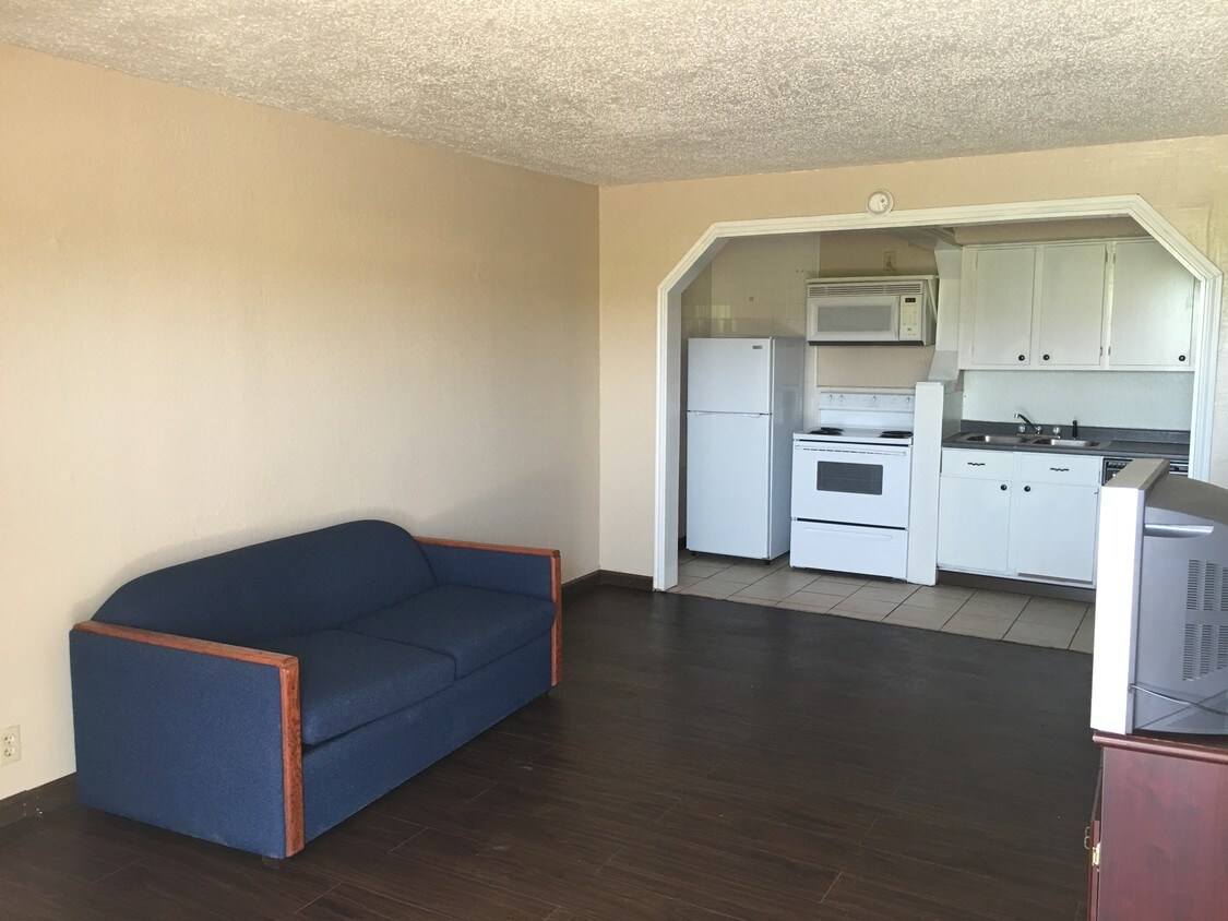 2502 W Ferguson Rd Unit 12, Mount Pleasant, TX 75455 Rentals in Mount