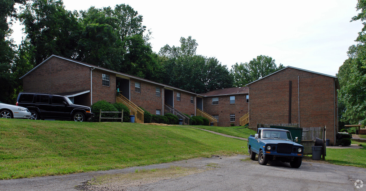 Building Photo - Campus Suites Apartments