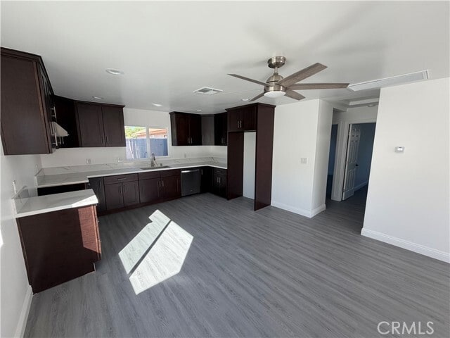 Foto del edificio - 16822 Randall Ave
