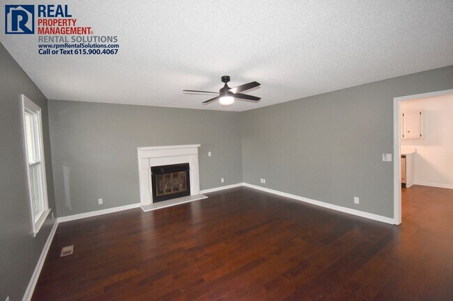 Foto del edificio - Large home in Smyrna with attached garage,...