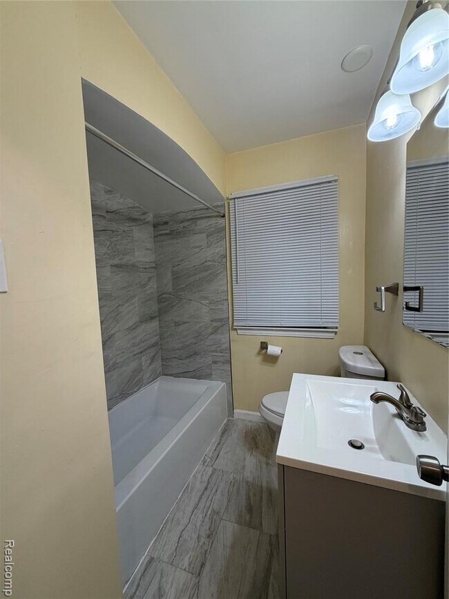 Foto del edificio - 776 John Daly St