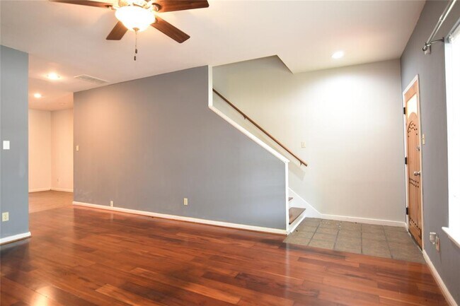 Foto del edificio - 940 Wycliffe Dr