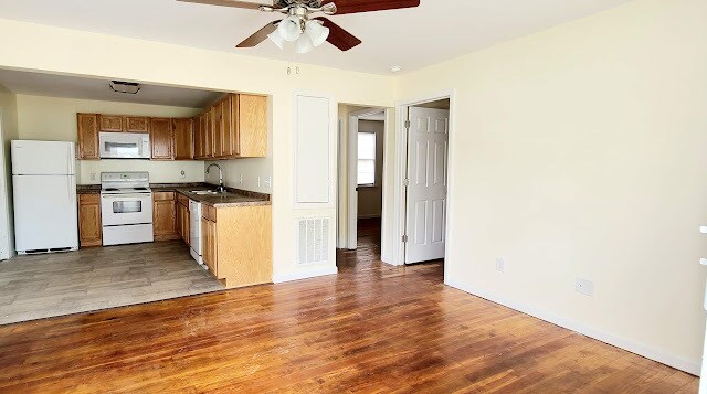 Building Photo - 1234 Holden Dr