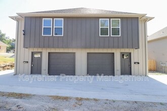 Building Photo - 220 N Cleveland Ave