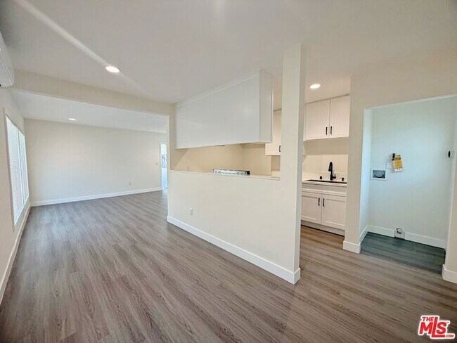 Foto del edificio - 410 E Cherry Ave