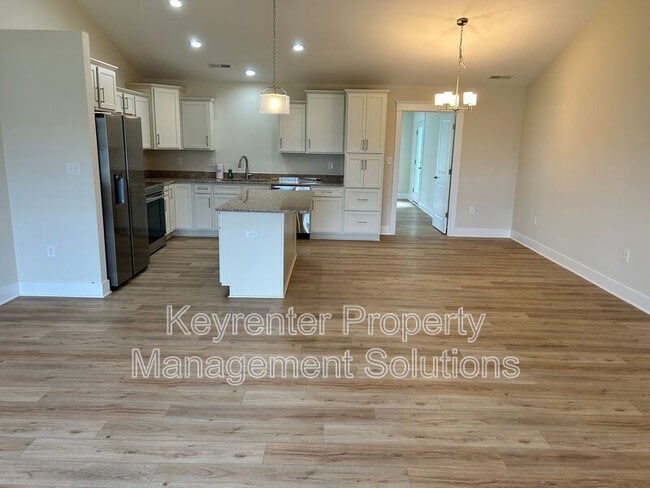 Building Photo - 185 Lindburgh Dr