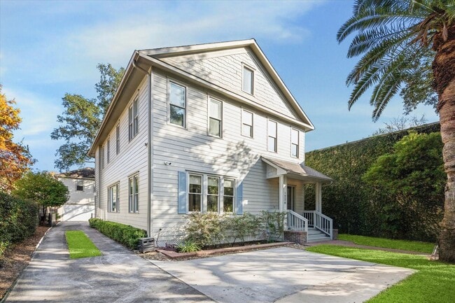 Foto del edificio - 1226 Heights Blvd