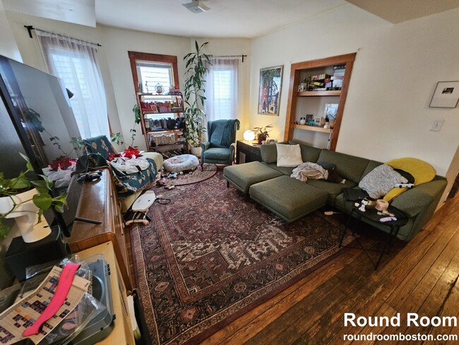 Building Photo - 346 Faneuil St