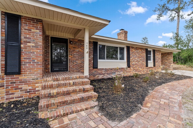 Building Photo - 743 Lancaster Rd