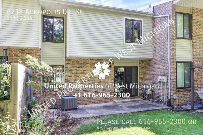Building Photo - Beautiful Condo in Forest Hills | Central ...