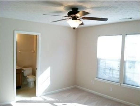 Building Photo - EAST SIDE NEWER 3 BEDROOM WITH LOFT AVAILABLE NOW!